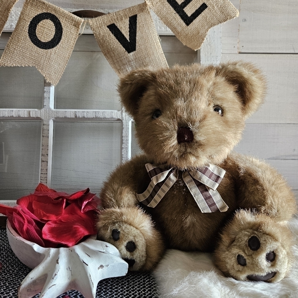 Russ Berrie Plush Picadilly Bear Caress Soft Pets 8" Sitting Vintage Animal 7681